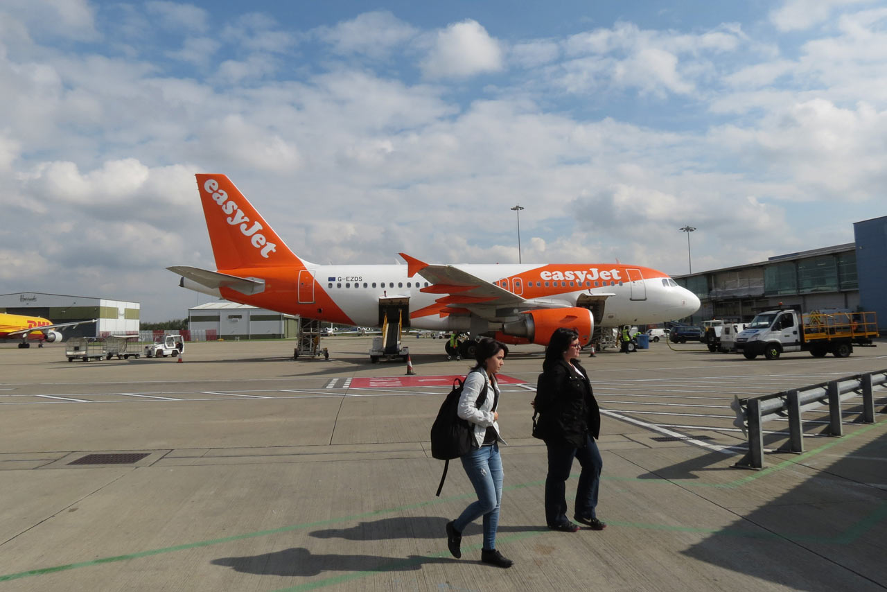 met het vliegtuig naar londen